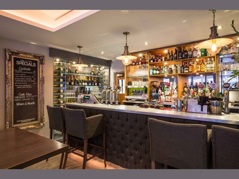 Chalks Bar & Grill