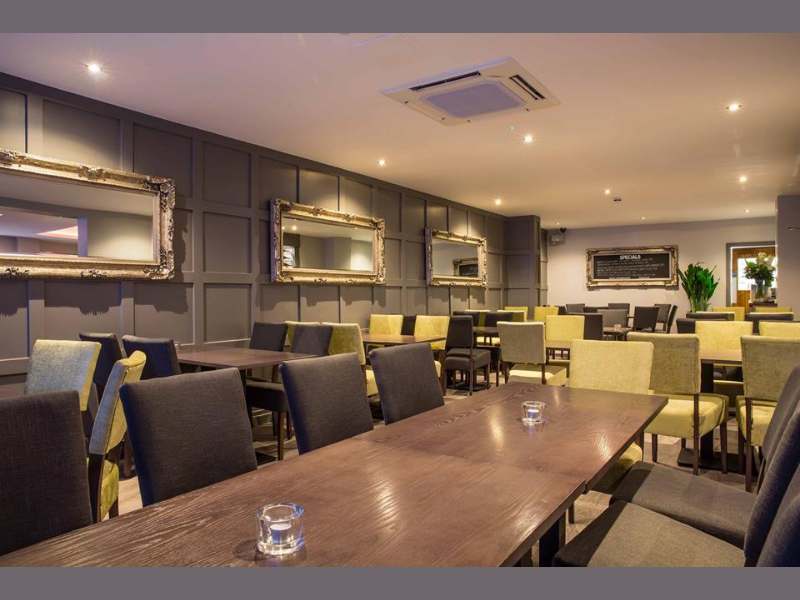 Chalks Bar & Grill