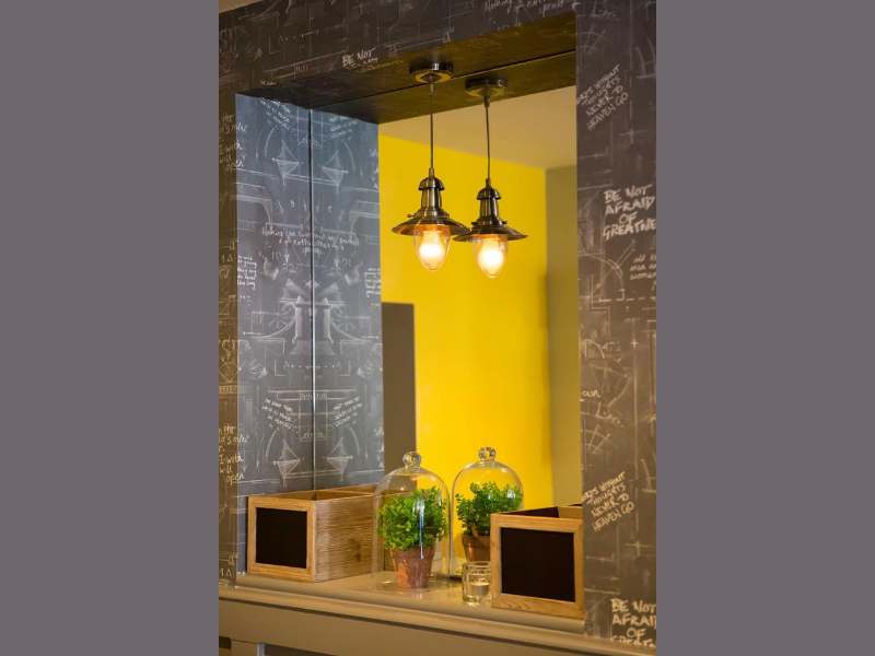 Chalks Bar & Grill